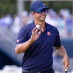 Scott sets pace at BMW, up 1 entering weekend