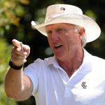 Kozuma runs out 7 birdies, eagle to hold LIV lead