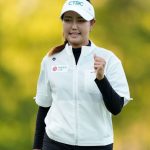 Wang continues bogey-free streak, up 3 in Boston